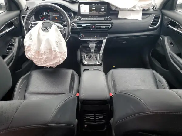 KNDETCA23M7188671 2021 KIA SELTOS - Image 8