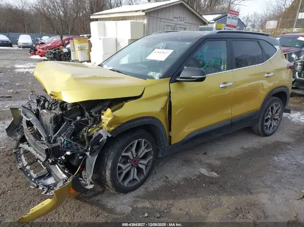 KNDETCA23M7212595 2021 KIA SELTOS - Image 2