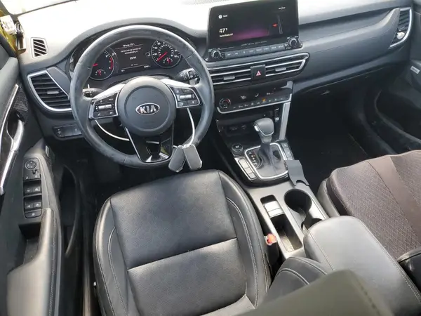 KNDETCA23M7213245 2021 KIA SELTOS - Image 8