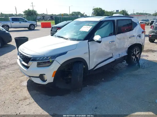 KNDETCA23N7275827 2022 KIA SELTOS - Image 2