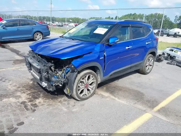 KNDETCA24M7042120 2021 KIA SELTOS - Image 2