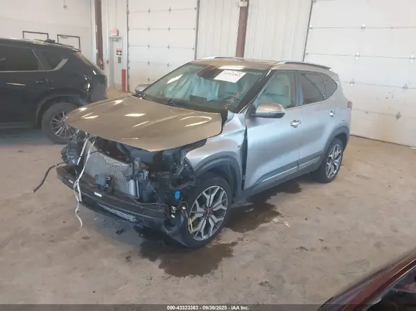 KNDETCA24M7080205 2021 KIA SELTOS - Image 2