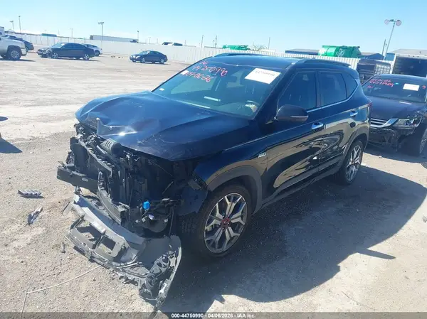 KNDETCA24M7120959 2021 KIA SELTOS - Image 2