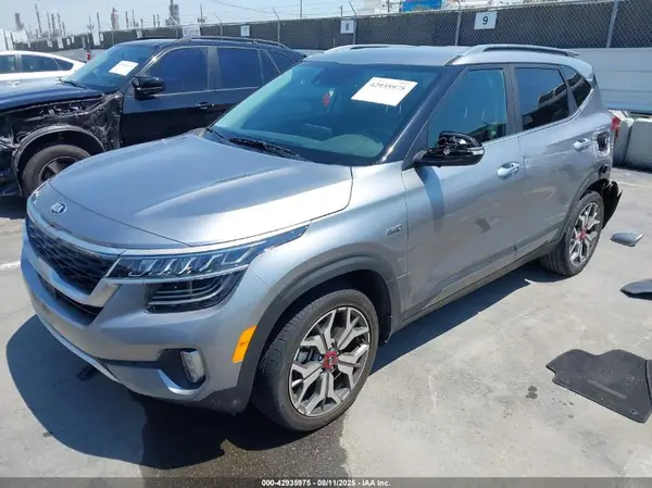 KNDETCA24M7164329 2021 KIA SELTOS - Image 2