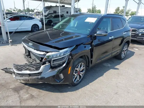 KNDETCA24M7217997 2021 KIA SELTOS - Image 2