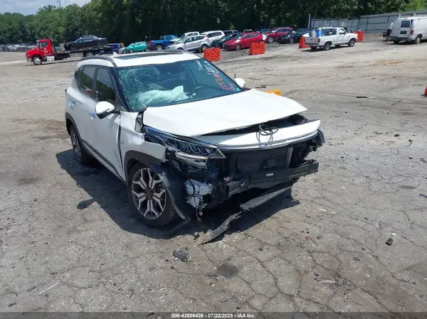 KNDETCA24N7240844 2022 KIA SELTOS - Image 1