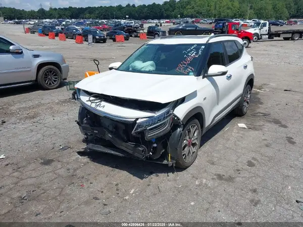 KNDETCA24N7240844 2022 KIA SELTOS - Image 2