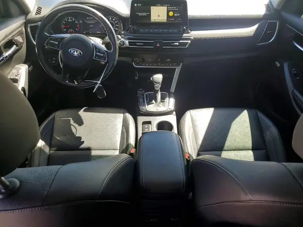KNDETCA25M7064627 2021 KIA SELTOS - Image 8