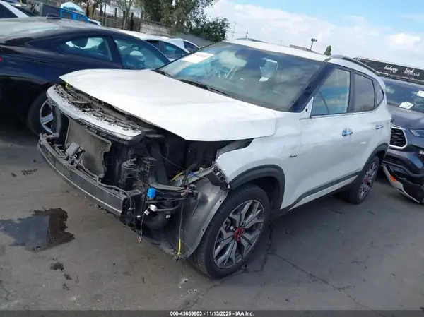 KNDETCA25M7190499 2021 KIA SELTOS - Image 2