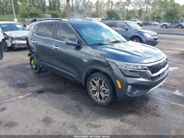 KNDETCA25N7255871 2022 KIA SELTOS - Image 1