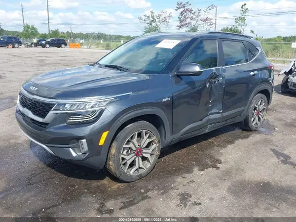 KNDETCA25N7255871 2022 KIA SELTOS - Image 2