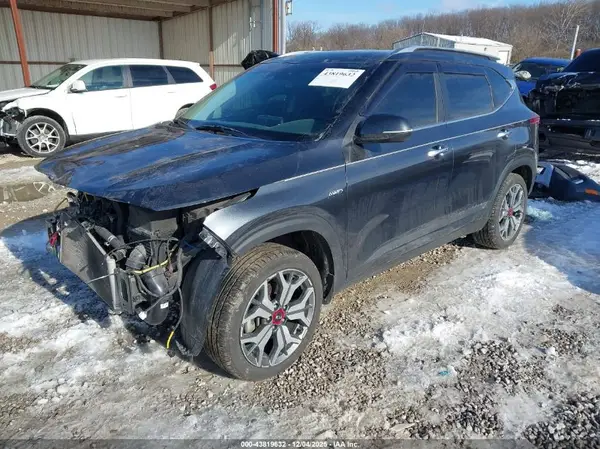 KNDETCA26M7056620 2021 KIA SELTOS - Image 2