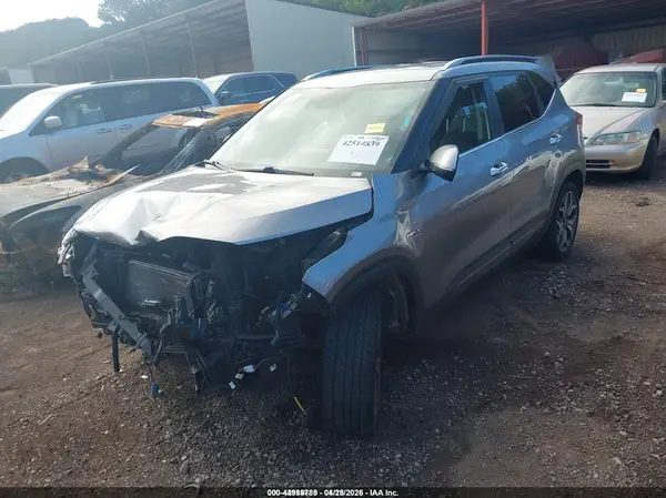 KNDETCA26M7086958 2021 KIA SELTOS - Image 2