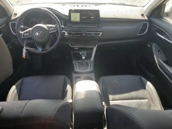 KNDETCA26M7108845 2021 KIA SELTOS - Image 8