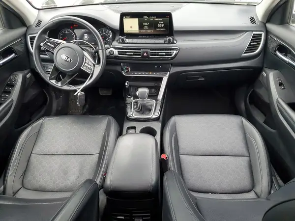 KNDETCA27M7040037 2021 KIA SELTOS - Image 8