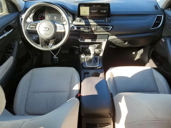 KNDETCA27M7110071 2021 KIA SELTOS - Image 8