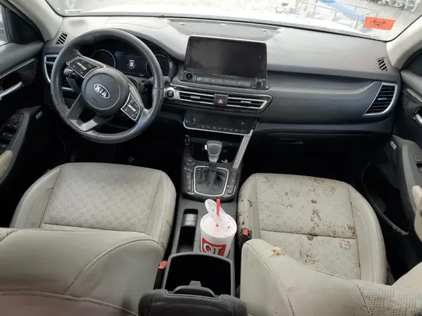 KNDETCA27M7157634 2021 KIA SELTOS - Image 8