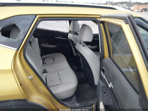 KNDETCA27M7158024 2021 KIA SELTOS - Image 8