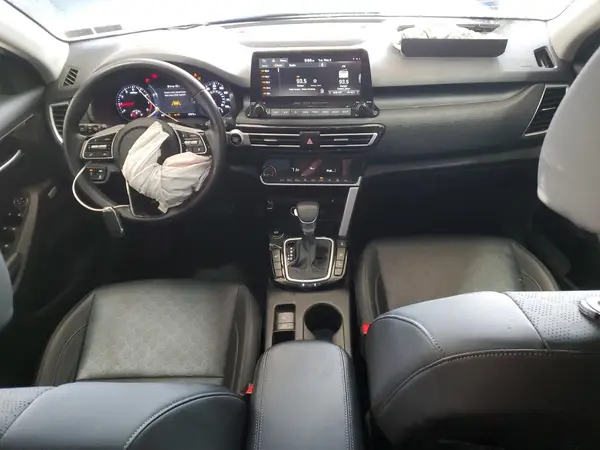 KNDETCA27M7183618 2021 KIA SELTOS - Image 8