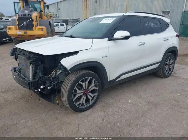 KNDETCA28M7137974 2021 KIA SELTOS - Image 2