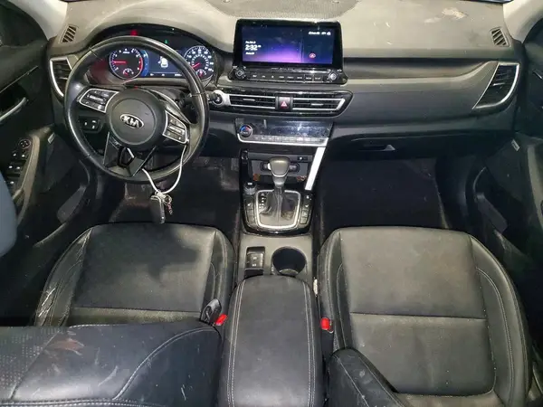 KNDETCA28M7153026 2021 KIA SELTOS - Image 8