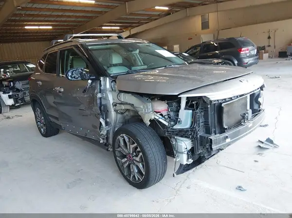 KNDETCA28M7158243 2021 KIA SELTOS - Image 1