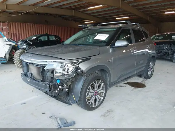 KNDETCA28M7158243 2021 KIA SELTOS - Image 2
