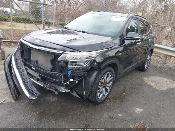 KNDETCA28M7187533 2021 KIA SELTOS - Image 2