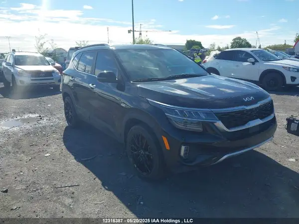 KNDETCA28P7437518 2023 KIA SELTOS - Image 1