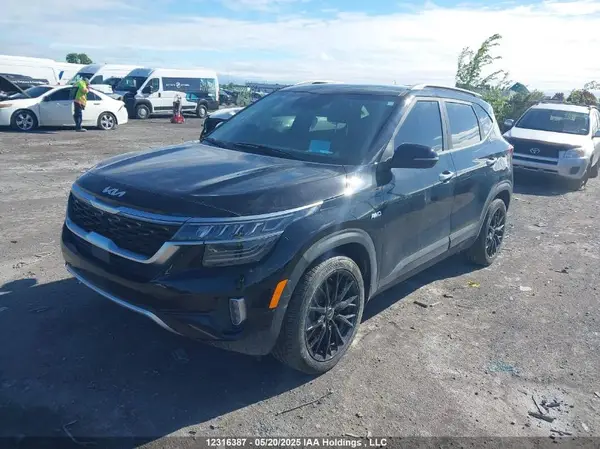 KNDETCA28P7437518 2023 KIA SELTOS - Image 2