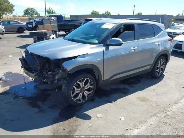 KNDETCA29M7081608 2021 KIA SELTOS - Image 2