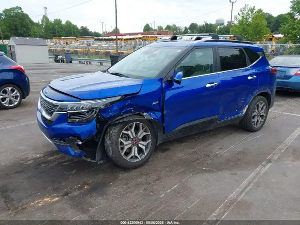 KNDETCA29M7083021 2021 KIA SELTOS - Image 2