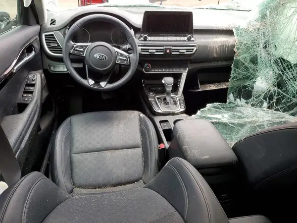 KNDETCA29M7185807 2021 KIA SELTOS - Image 8