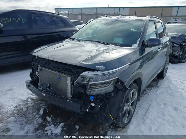 KNDETCA29N7259874 2022 KIA SELTOS - Image 2