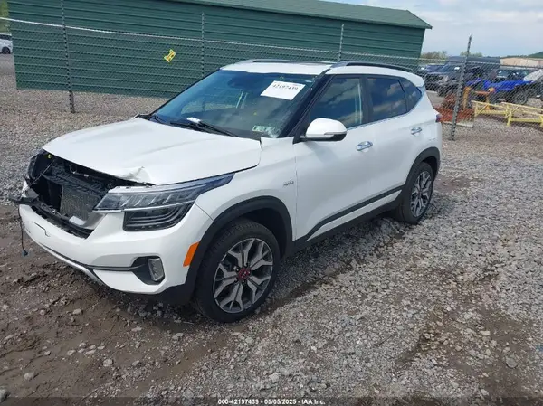 KNDETCA2XM7111926 2021 KIA SELTOS - Image 2