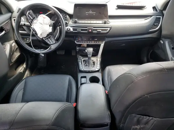 KNDETCA2XM7151794 2021 KIA SELTOS - Image 8