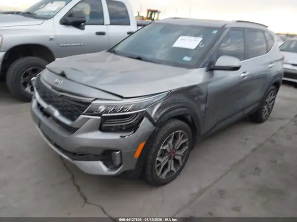 KNDETCA2XM7158809 2021 KIA SELTOS - Image 2