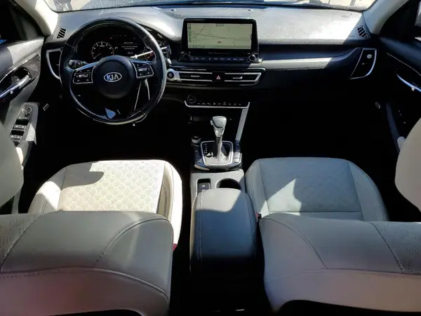 KNDETCA2XM7158938 2021 KIA SELTOS - Image 8