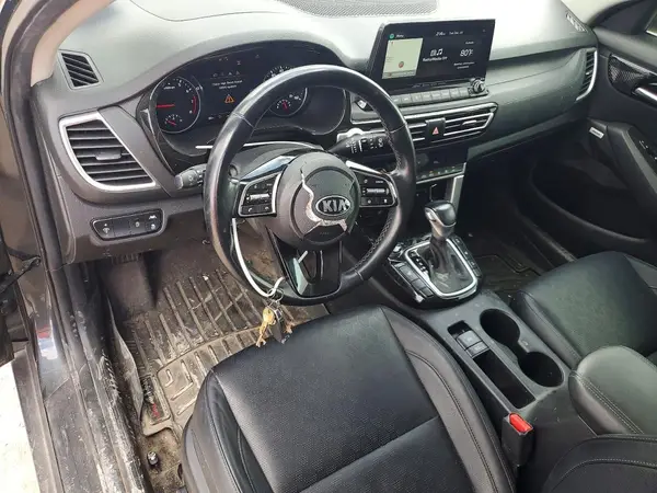 KNDETCA2XM7186139 2021 KIA SELTOS - Image 8
