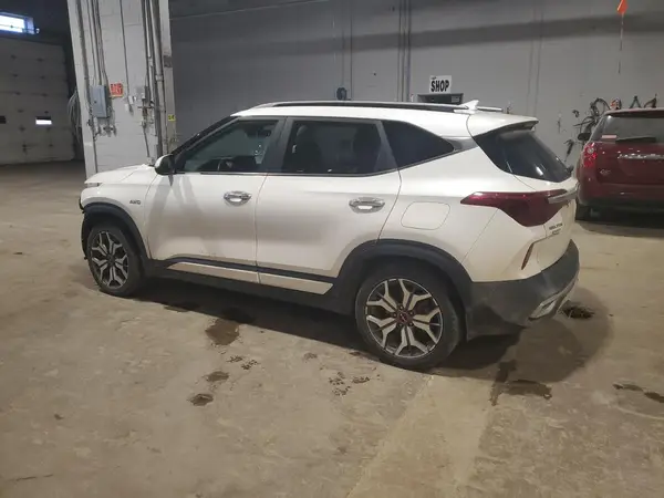 KNDETCA2XN7317829 2022 KIA SELTOS - Image 2
