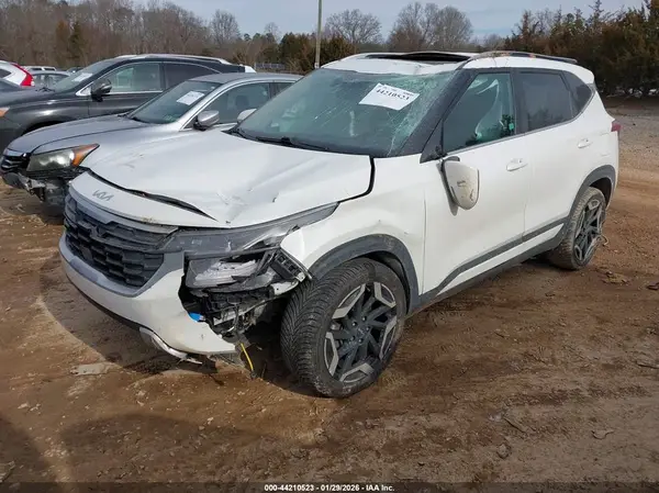 KNDETCA70R7546716 2024 KIA SELTOS - Image 2