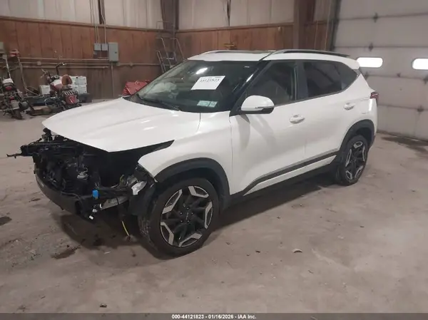 KNDETCA70R7558199 2024 KIA SELTOS - Image 2