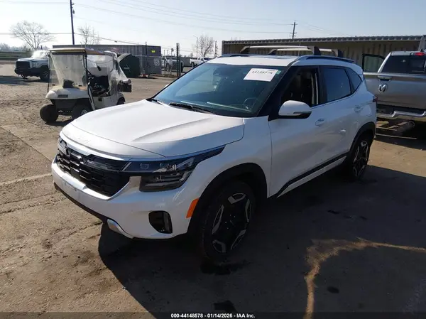 KNDETCA72R7565073 2024 KIA SELTOS - Image 2
