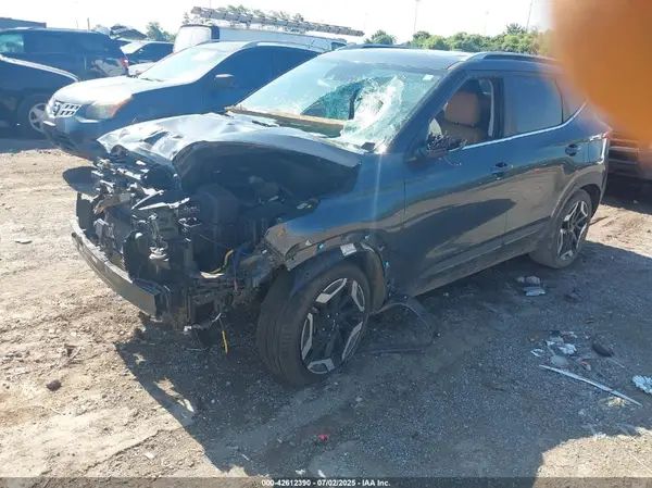 KNDETCA72R7567972 2024 KIA SELTOS - Image 2