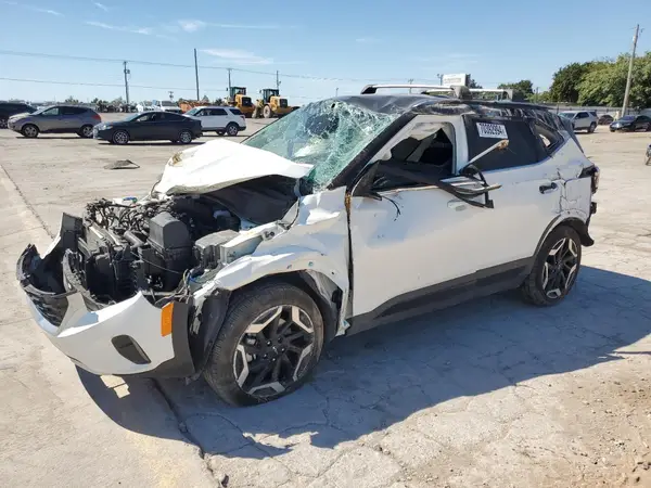KNDETCA72R7588529 2024 KIA SELTOS - Image 1