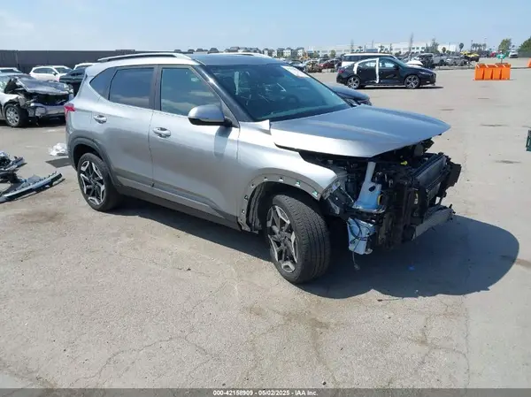 KNDETCA73R7484468 2024 KIA SELTOS - Image 1