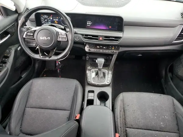 KNDETCA73R7562585 2024 KIA SELTOS - Image 8