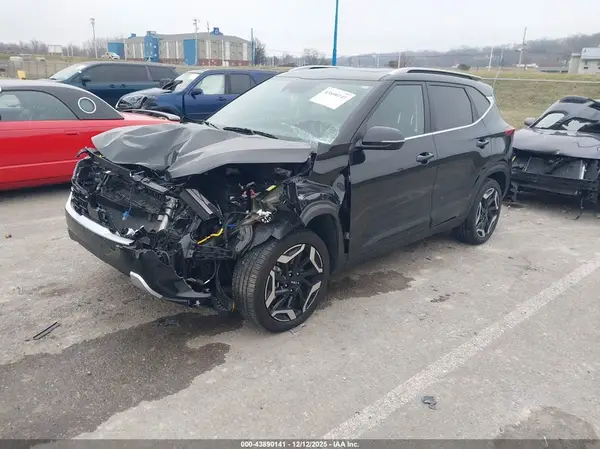 KNDETCA73R7666011 2024 KIA SELTOS - Image 2