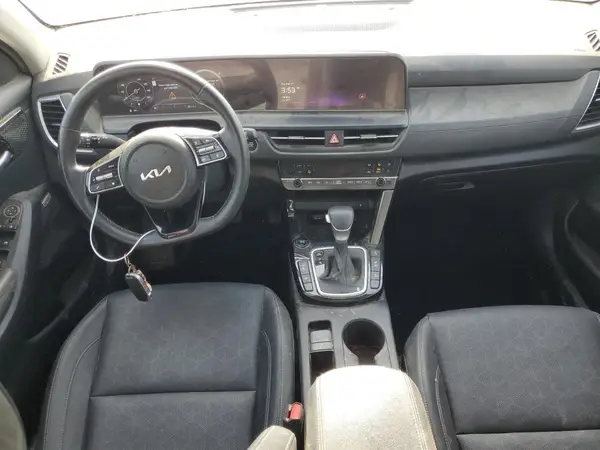 KNDETCA74R7475682 2024 KIA SELTOS - Image 8