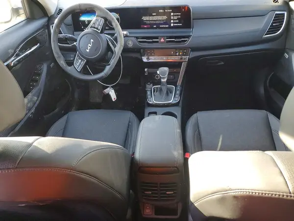 KNDETCA75T7875595 2026 KIA SELTOS - Image 8